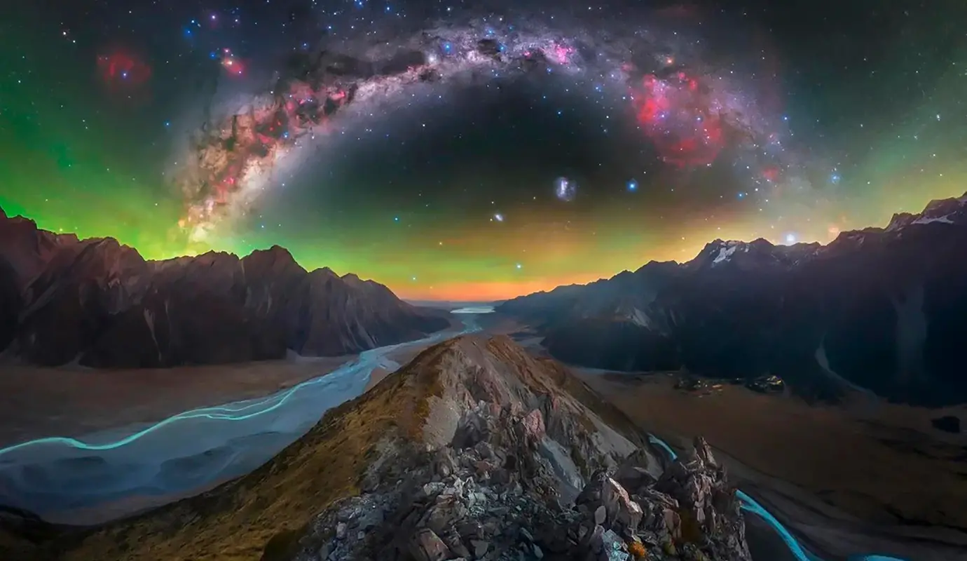La cresta del fotógrafo Tom Rae fue la foto ganadora de la categoría Paisajes celestes. Foto: Tom Rae
