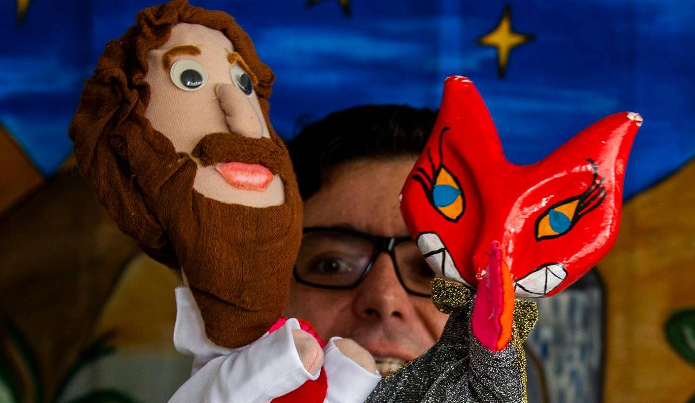 Decidió dedicarse de lleno a los títeres en la Semana Santa del 2020, (pandemia) cuando los papás de los niños que participaban en las actividades de la iglesia lo llamaban a decirle que estaban tristes encerrados en la casa sin poder hacer nada. Foto: Julio César Herrera