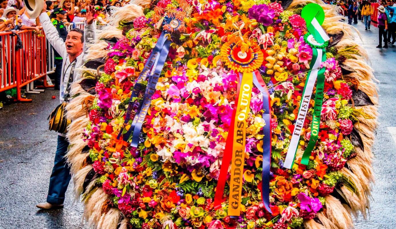 Juan Ernesto Ortiz Grajales es el ganador absoluto de la versión número 67 del Desfile de Silleteros 2024. Foto: Esneyder Gutiérrez 