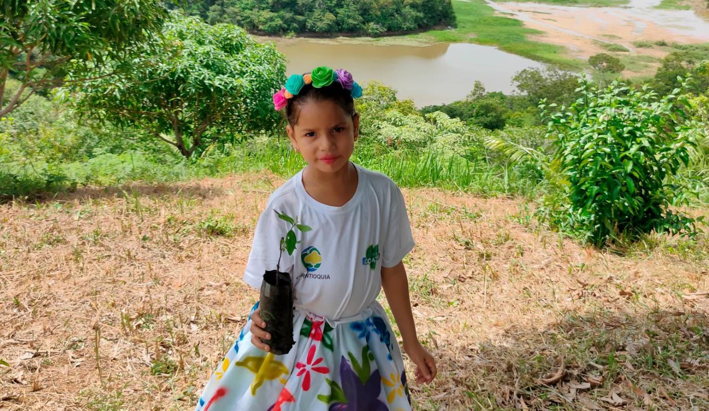 Las Ecoescuelas se han diseminado por el departamento y han llegado hasta el Bajo Cauca, la zona de Antioquia bañada por el Nechí y el Cauca, ríos que arrastran una riqueza áurea, pero también natural. Foto: Esneyder Gutiérrez 