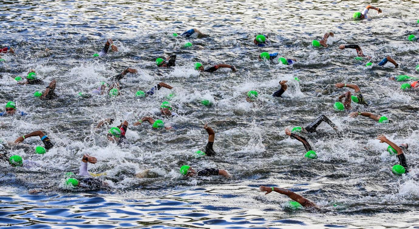 Un total de 150 niños, entre los 7 y los 15 años, participaron en las pruebas de triatlón y acuatlón Infantil. FOTO: JAIME PÉREZ