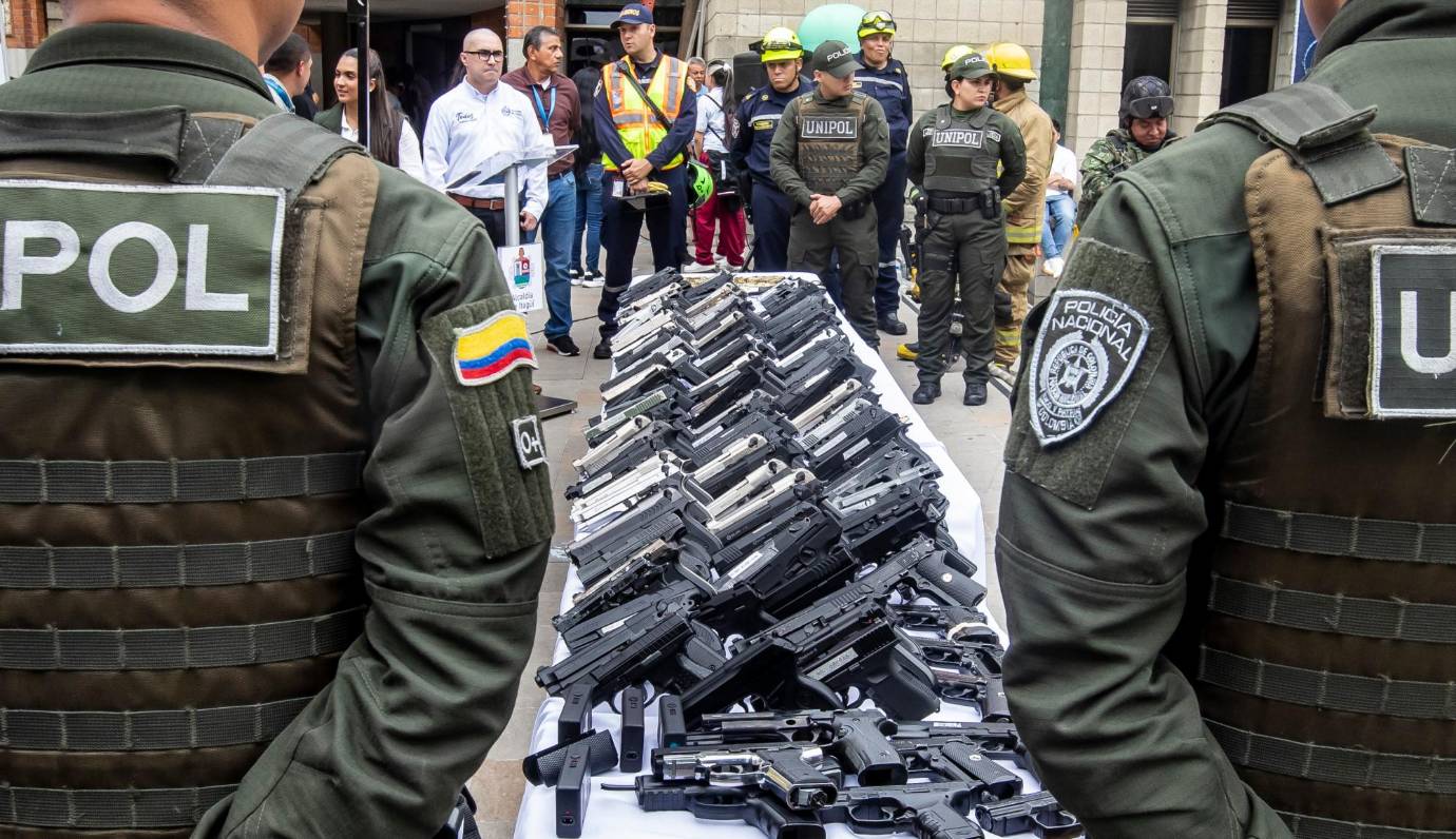 Los operativos que permitieron incautar estas armas fueron el resultado de un trabajo articulado entre las diferentes fuerzas de seguridad. Gracias a labores de inteligencia, seguimiento y patrullaje, se logró desarticular varias bandas criminales dedicadas al tráfico de armas y a otros delitos. Foto: Jaime Pérez