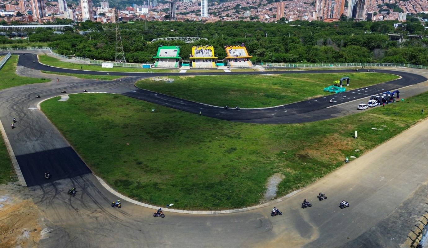El Central Park de Bello, escenario especializado para los deportes de motor, que cuenta con 2.617 metros de longitud y puede tener cuatro alternativas de circuito diferente. Foto: Manuel Saldarriaga Quintero.