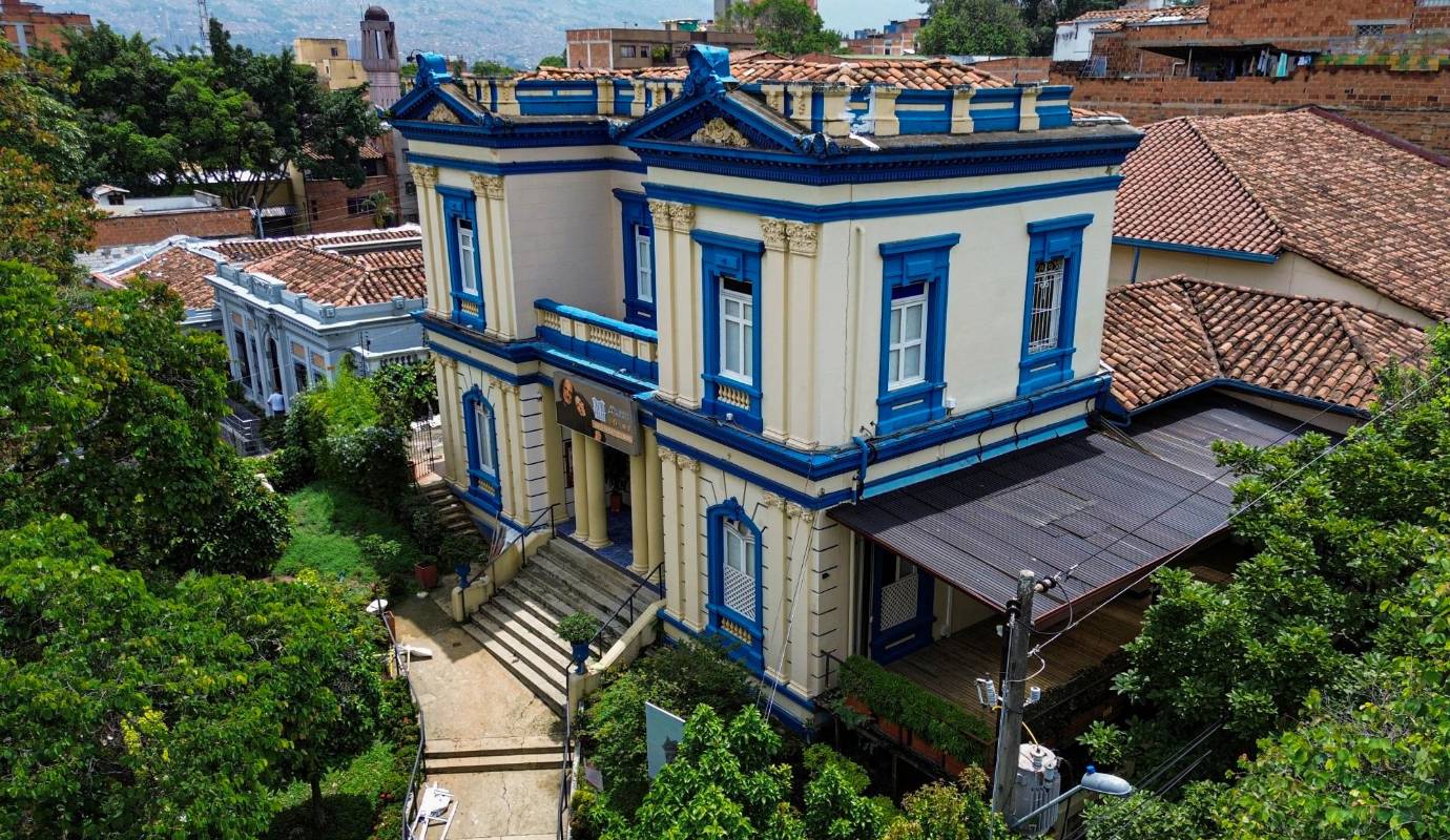 Declarado como el único barrio patrimonial de Medellín, Prado Centro alberga un tesoro arquitectónico invaluable con casas que son unas verdaderas joyas arquitectónicas y patrimoniales de la ciudad. Foto: Manuel Saldarriaga Quintero.