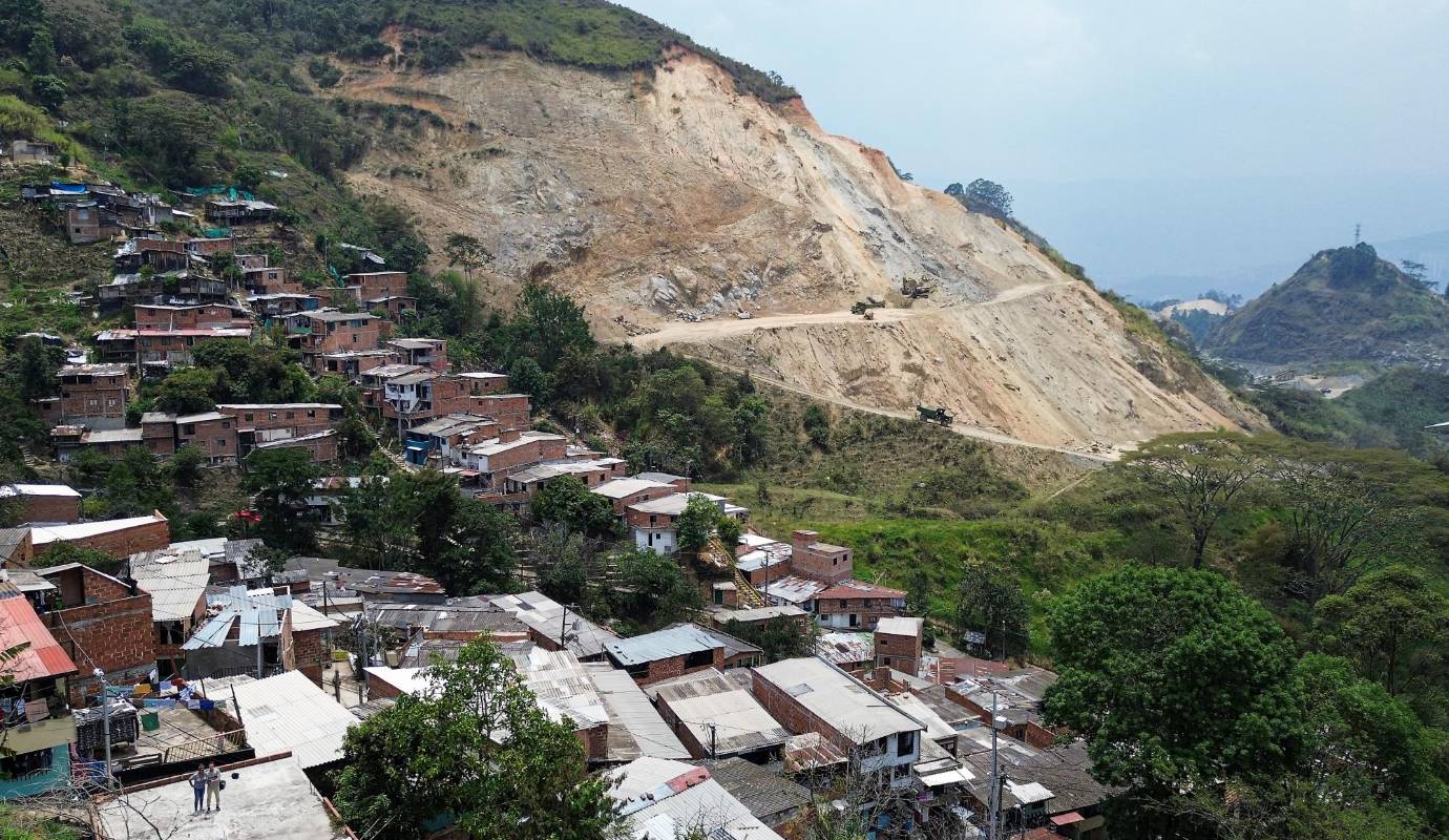 La cantera Santa Rita, ubicada en las cercanías de los barrios El Concejo y El Jardín en Medellín, lleva 42 años operando en la zona. Foto: Manuel Saldarriaga Quintero