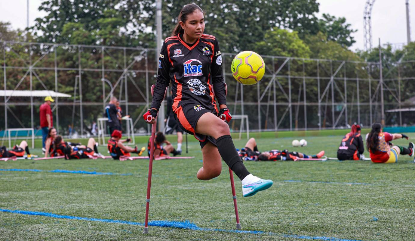 La Selección Colombia de fútbol adaptado femenino se encuentra en Medellín realizando un micro ciclo de preparación enfocados en mejorar su técnica, táctica y condición física con miras al Mundial que se disputará en Barranquilla del 2 al 11 de noviembre de 2024. Foto: Manuel Saldarriaga Quintero.