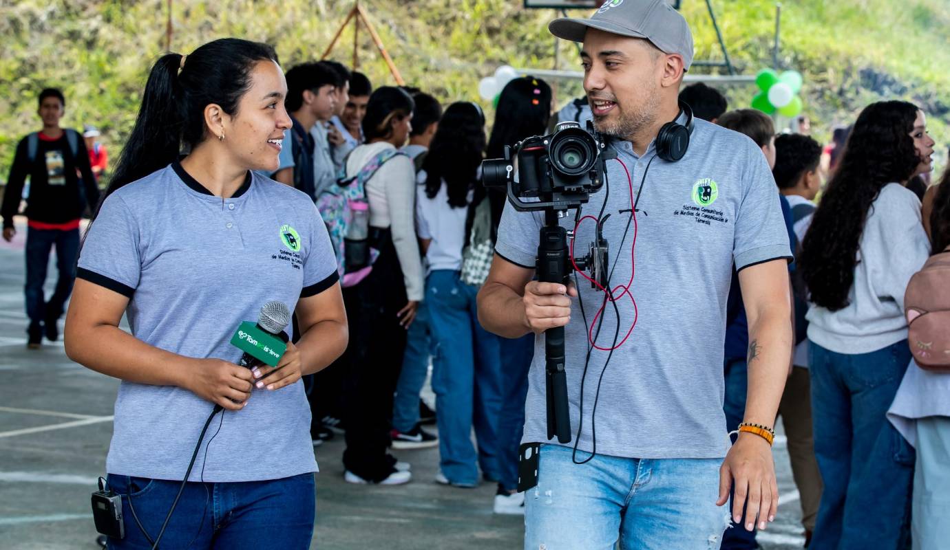  Támesis Te Ve el canal que sacó la cara por el departamento, luego de que los canales regionales Teleantioquia y Telemedellín se devolvieran con las manos vacías de la ceremonia de premios. FOTO: Jaime Pérez