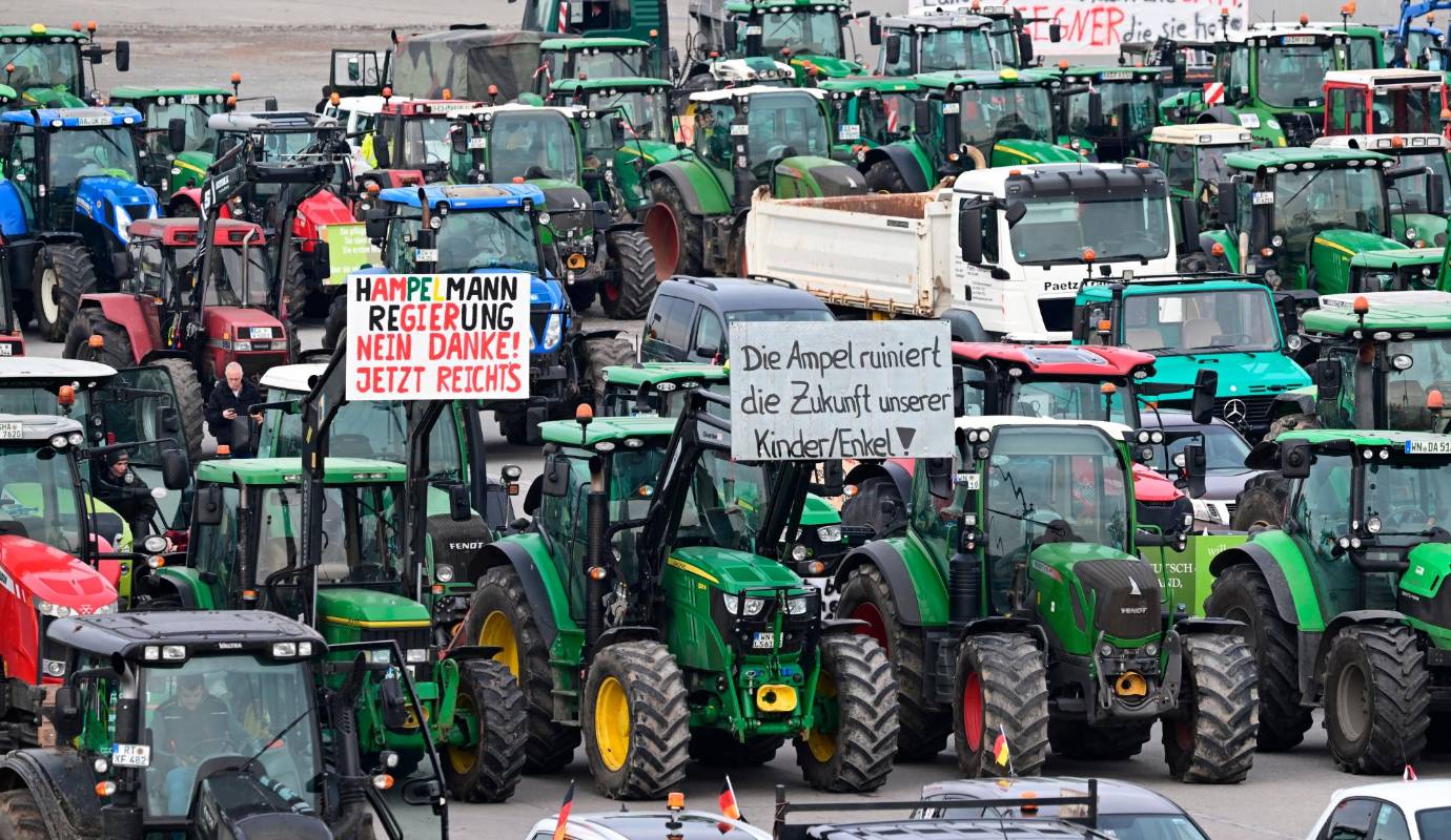 En imágenes | Protestas de agricultores se extiende por Europa