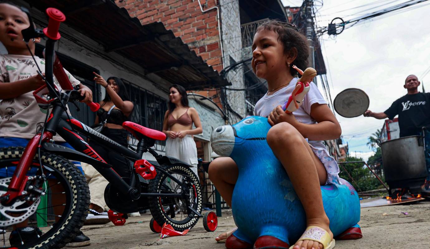 En los barrios se vivió con más euforia la fiesta de la Navidad. Familias celebraron unidas y en paz. Foto: Manuel Saldarriaga Quintero.