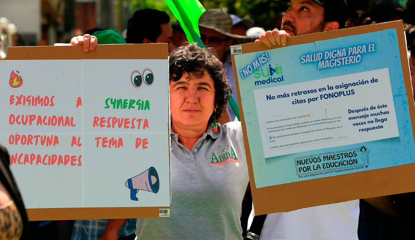 Los docentes denunciaron que la situación actual pone en riesgo su salud y la de sus familias, y que los constantes retrasos en la atención médica les generan una gran angustia. Foto: Camilo Suárez