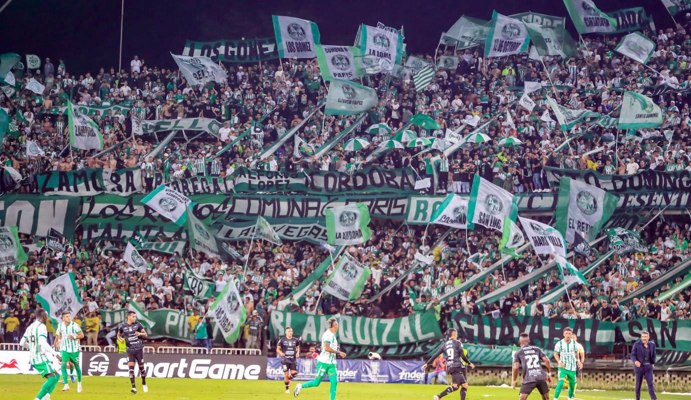  La hinchada verdolaga celebró en grande el debut del técnico Javier Gandolfi y un equipo renovado que dominó y goleó. FOTO: Jaime Pérez