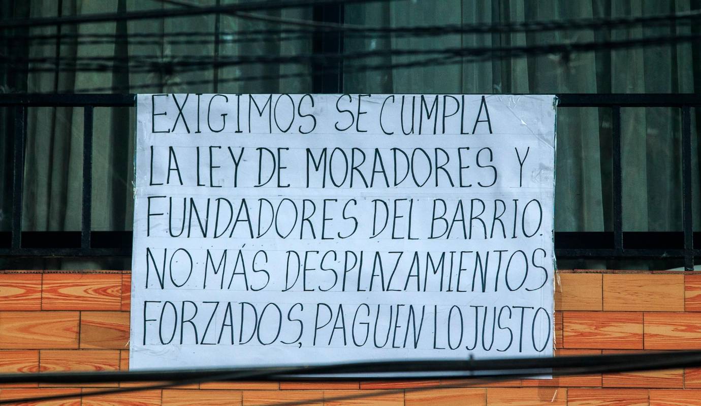 Antonio José Quijano sostiene que desde que en 2021 se hicieron públicas las preocupaciones de los habitantes del barrio El Volador y por esta razón decidieron hacerse ajustes y de una cifra inicial de 178 inmuebles que serían adquiridos para construir los patio talleres del sistema se redujo a solamente 71, que en 40 casos ya ha logrado llegarse a un acuerdo. Foto: Camilo Suárez Echeverry