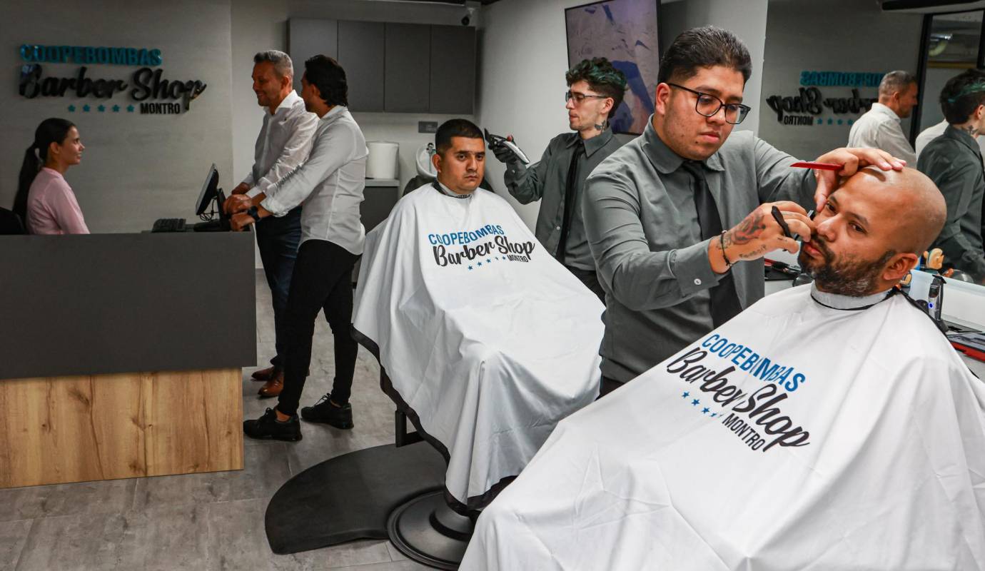 El precio por corte es de $12.500 “un precio que no se encuentra en ninguna barbería de barrio”, expresó Fredy Cardona, taxista de la ciudad. Foto: Manuel Saldarriaga Quintero