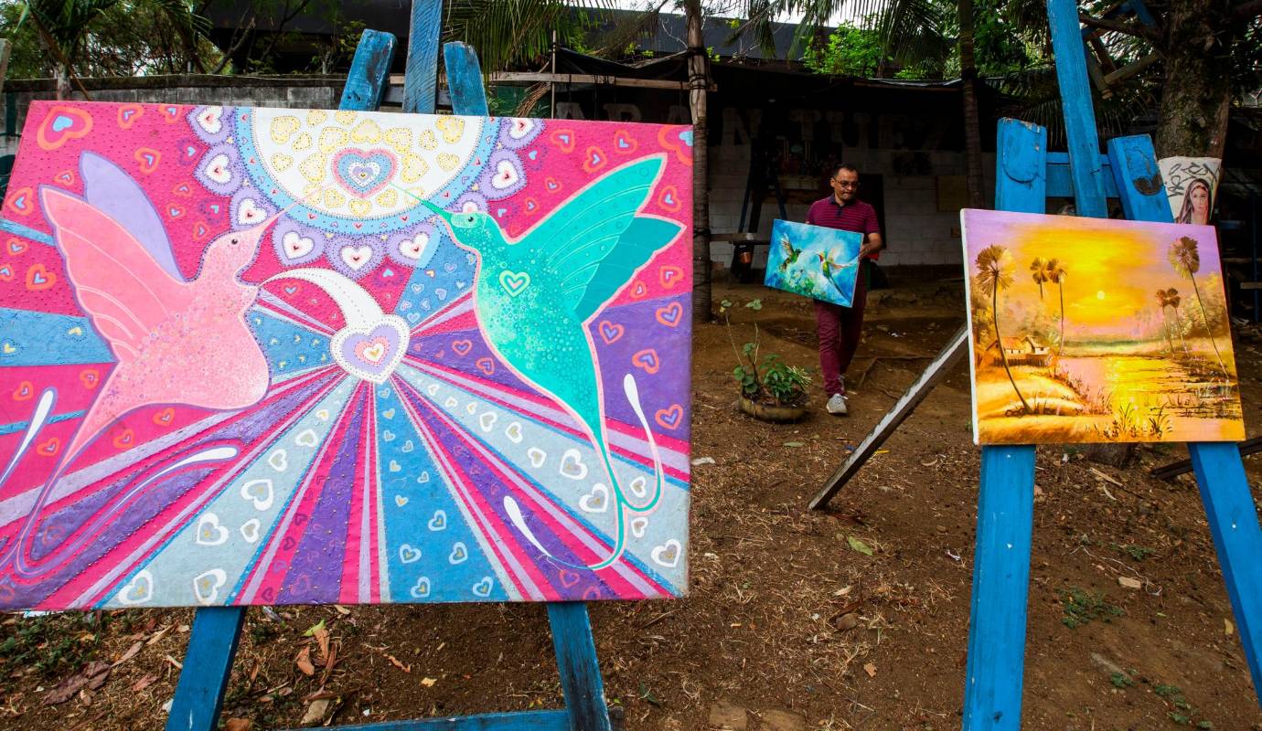 La galería de arte es un espacio abierto donde todos los transeúntes pueden disfrutar de las obras que se exponen allí todos los días. Foto: Julio César Herrera