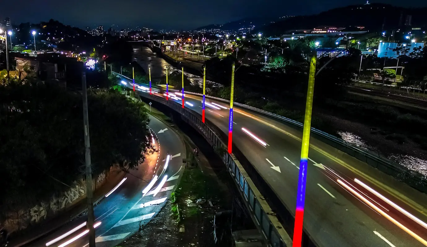 Esta recuperación no solo mejora el paisaje urbano, sino que también es un paso clave en la consolidación de Medellín como una ciudad inteligente y resiliente, donde la tecnología se pone al servicio del bienestar ciudadano. Foto: Camilo Suárez Echeverry