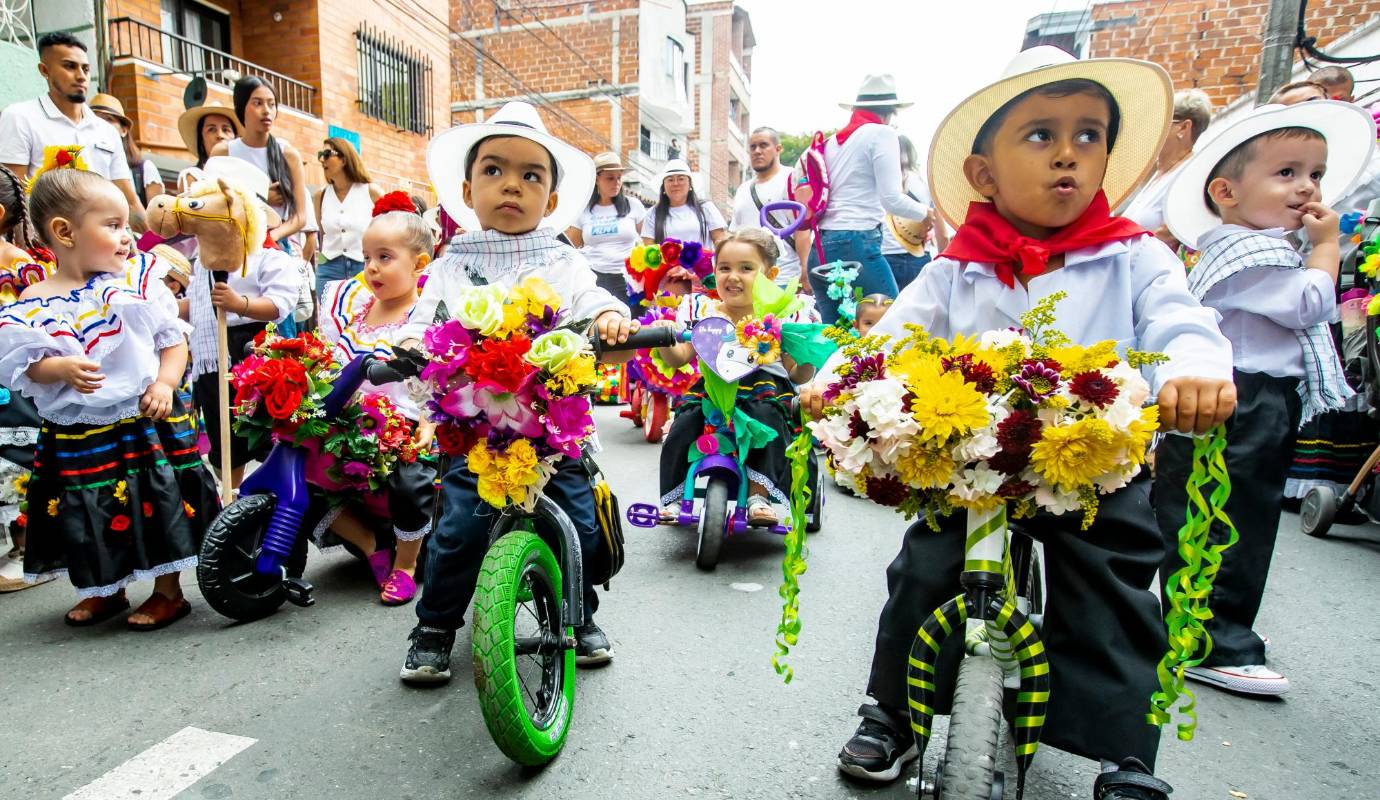Todo un éxito el desfile de los niños. FOTO: Jaime Pérez