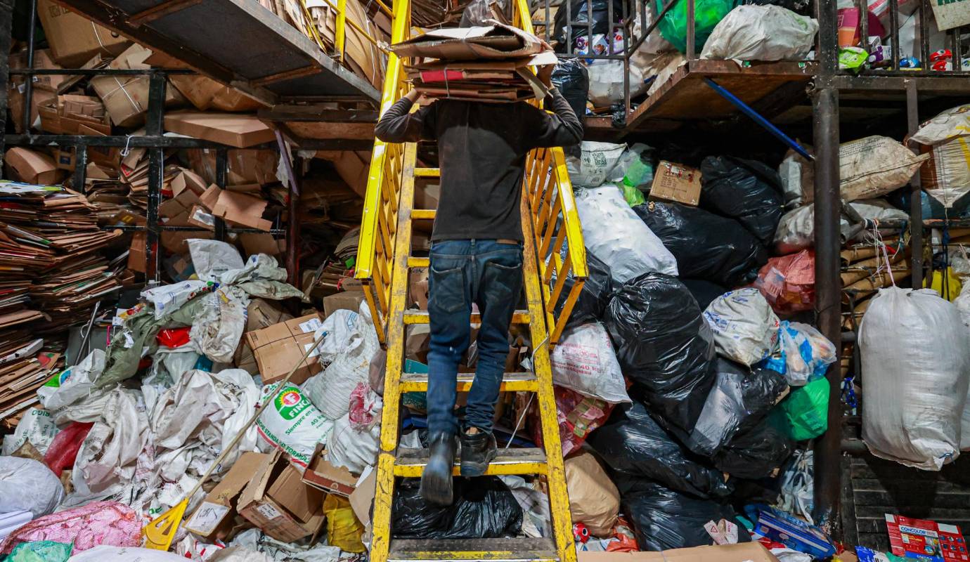La Fundación Aburrá Verde E.S.P. nació en Envigado en 2020, en plena pandemia, con el objetivo de ofrecerles condiciones realmente dignas a los recicladores agremiados, más allá de una mera relación comercial de compra y venta. Foto: Manuel Saldarriaga Quintero