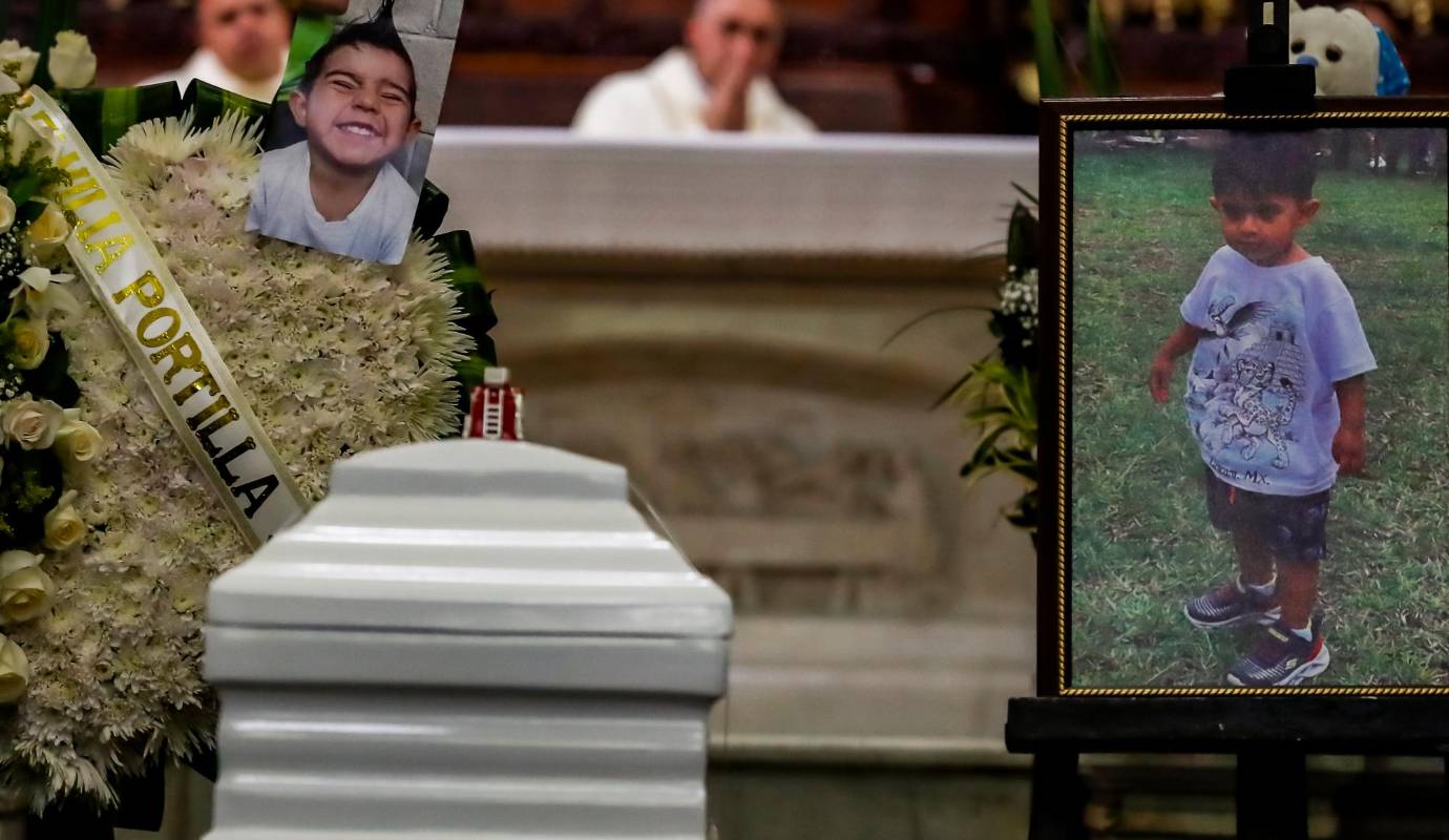 Martín fue despedido en la iglesia Santa Gertrudis de Envigado, en unas exequias que contaron con la asistencias de cientos de personas. FOTO: Jaime Pérez