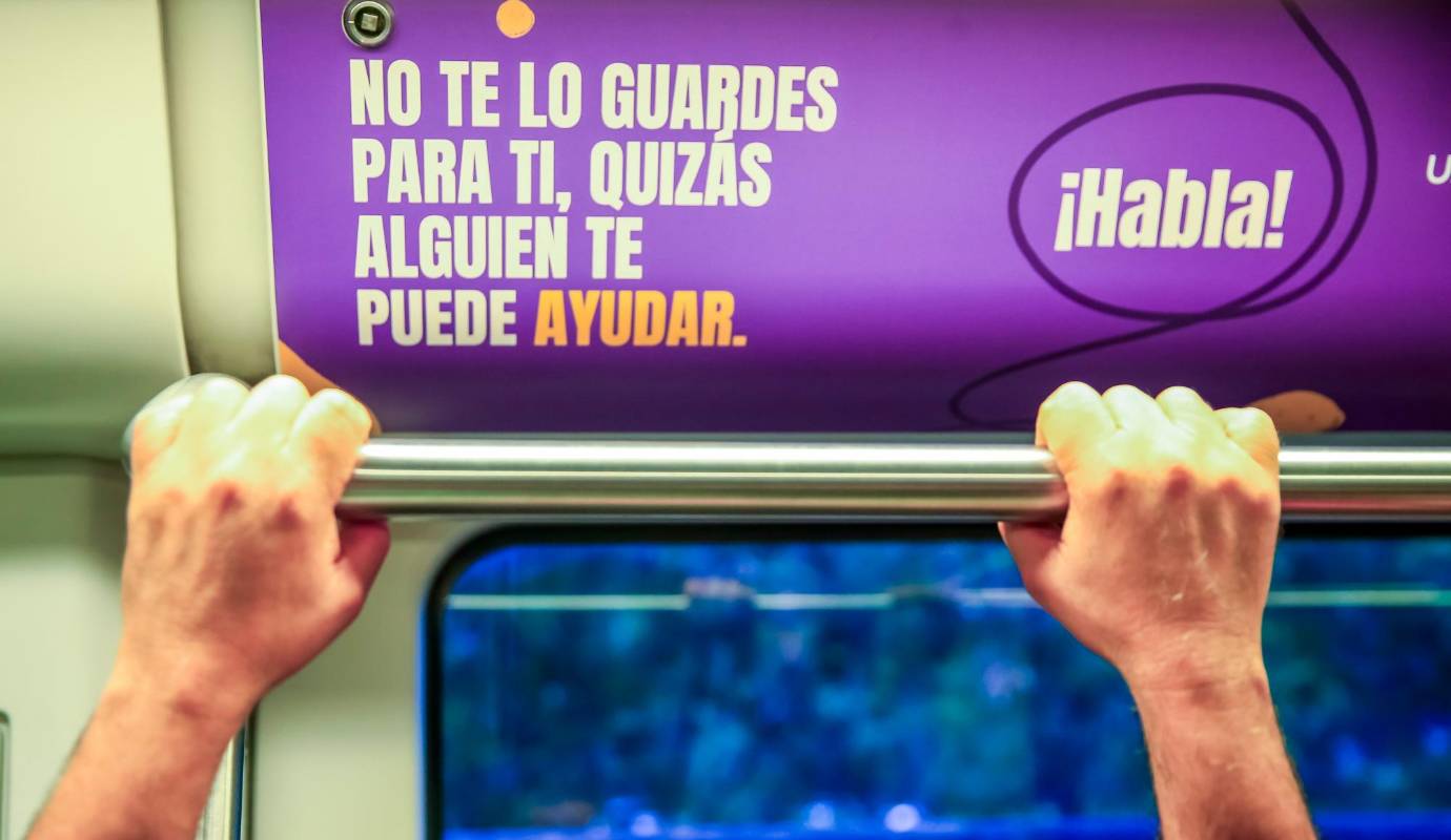 En la campaña, un equipo de psicólogos recorrerá el sistema de transporte masivo y con sesiones de 10 minutos entregará herramientas a los usuarios para evitar conductas agresivas, implementar primeros auxilios psicológicos y desarrollar la inteligencia emocional. Foto: Camilo Suárez Echeverry