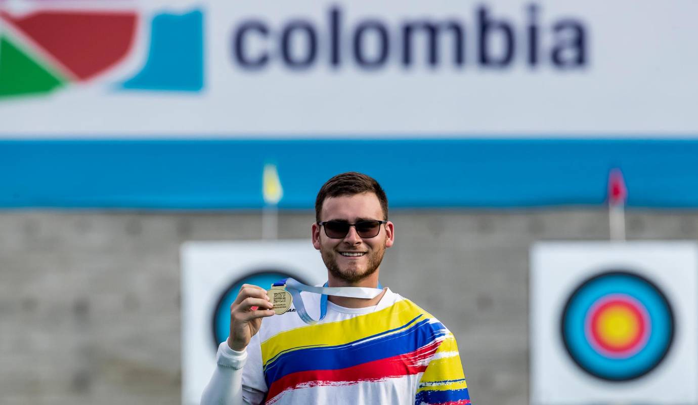 Santiago Arcila se coronó campeón en el tiro con arco, modalidad recurvo en el Olympic Games Continental Qualifier For The Americas Medellín 2024. Foto: Jaime Pérez