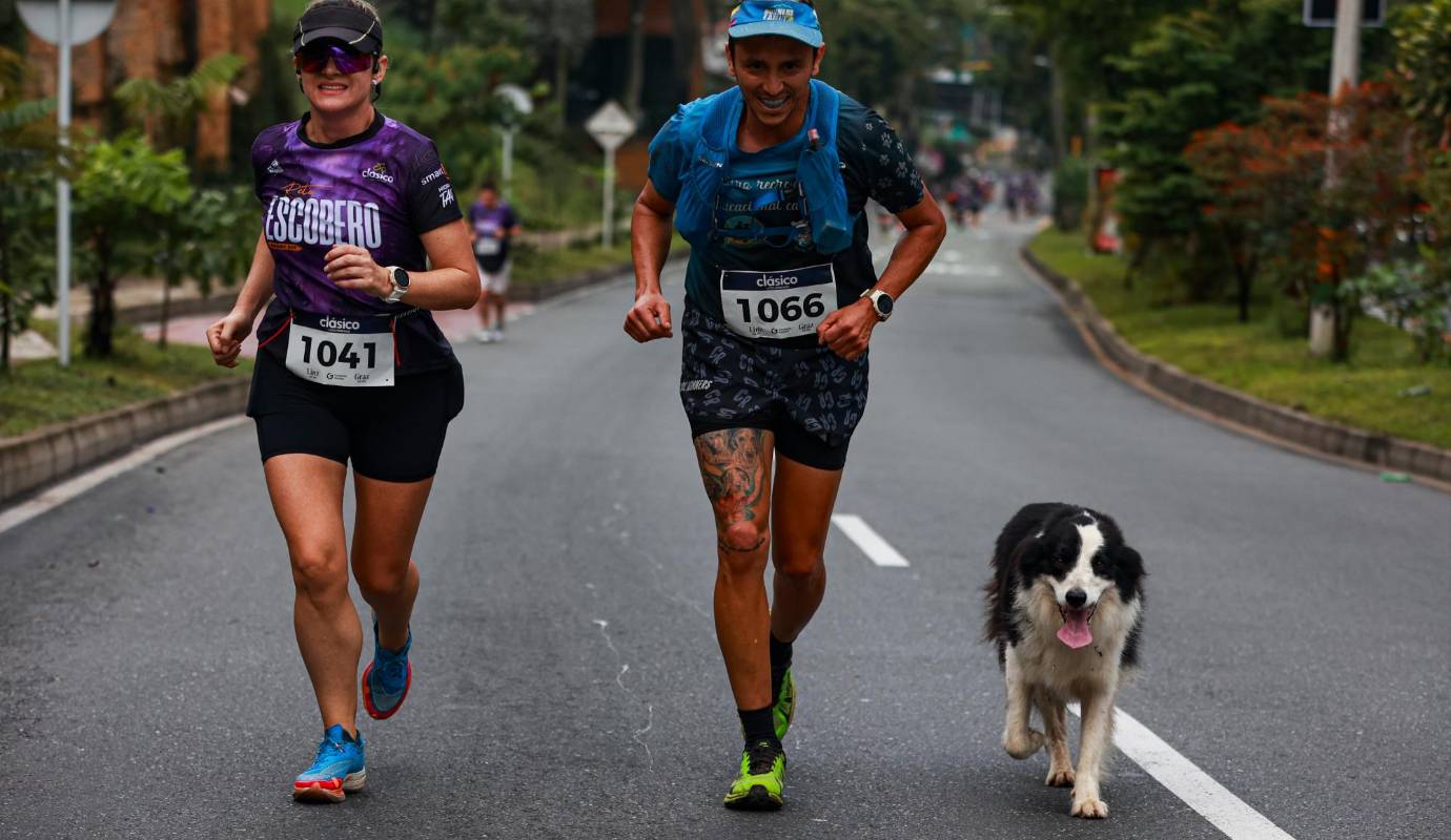 Además de hacer deporte, los participantes en la edición 51 del Clásico, la quinta del Reto El Escobero, ayudaron con su inscripción a la causa social. Foto: Manuel Saldarriaga Quintero.