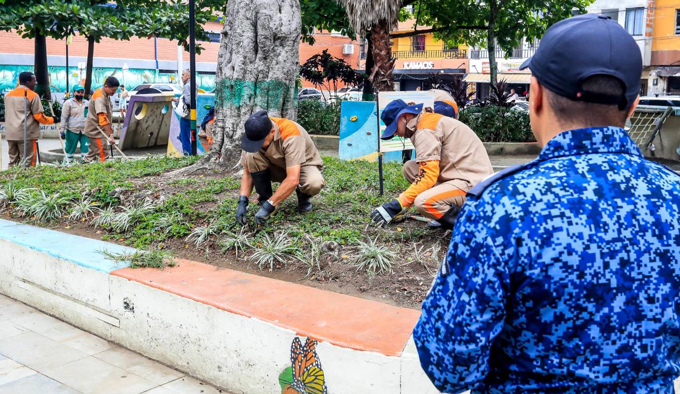 Este programa no solo beneficia a los internos al brindarles una oportunidad de reintegración, sino que también impacta positivamente en la comunidad, mejorando la calidad de los espacios urbanos y promoviendo una cultura de reconciliación. Foto: Jaime Pérez