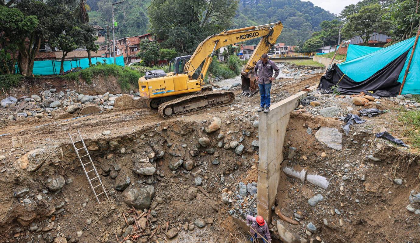 Unos residentes alegan que las obras van bien, otros se quejan de que son lentas y no cumplen lo estipulado. FOTO: Manuel Saldarriaga Quintero. FOTO: Manuel Saldarriaga Quintero.