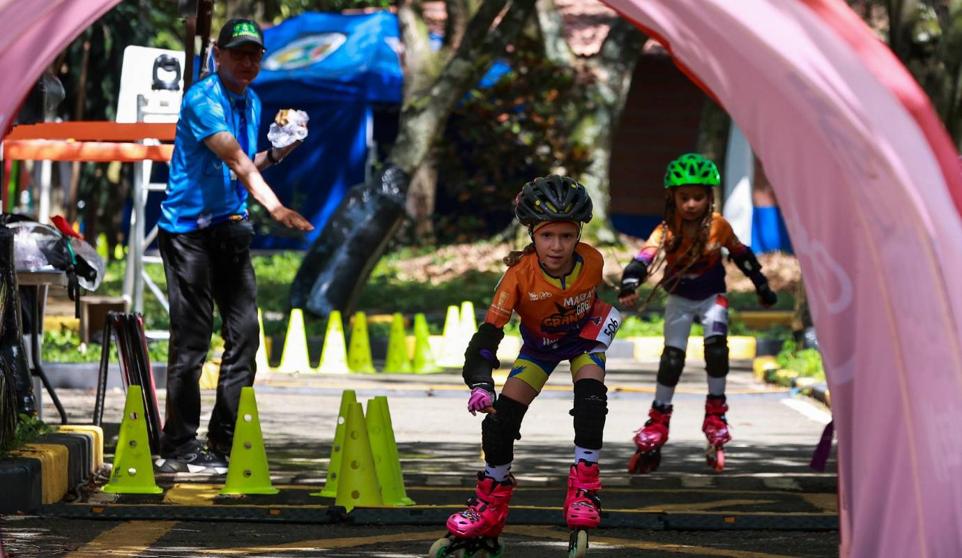 Como dicen los organizadores, esta cita tiene como fin “incentivar el deporte desde la primera infancia, ayudando a los niños a desarrollar sus habilidades motoras, mejorar el equilibrio y explorar su entorno de manera independiente”. Foto: Manuel Saldarriaga Quintero.