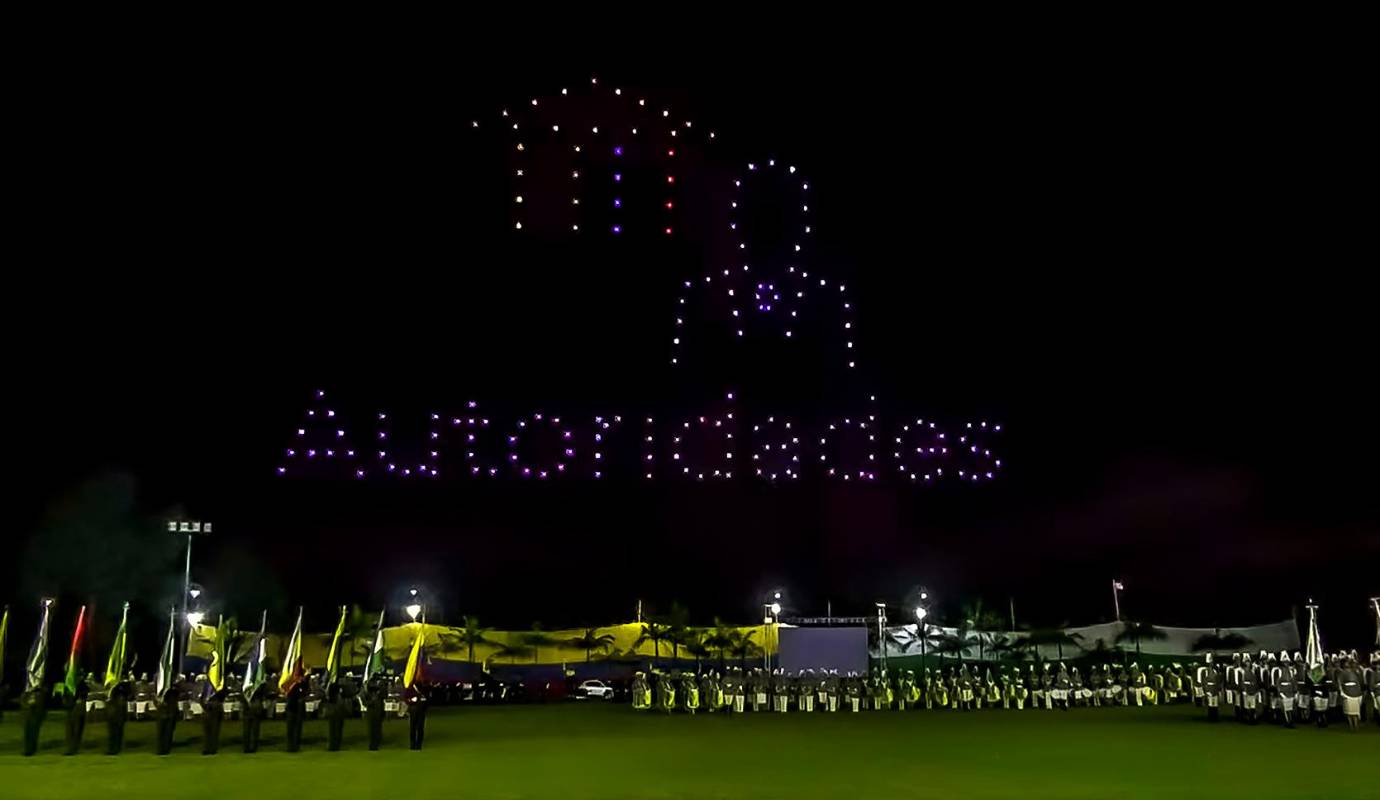 Así, la Policía Nacional de Colombia reafirmó su misión de proteger y servir, con el compromiso de continuar trabajando por la paz y seguridad del país, inspirada en el legado de generaciones pasadas. Foto: Toma de video