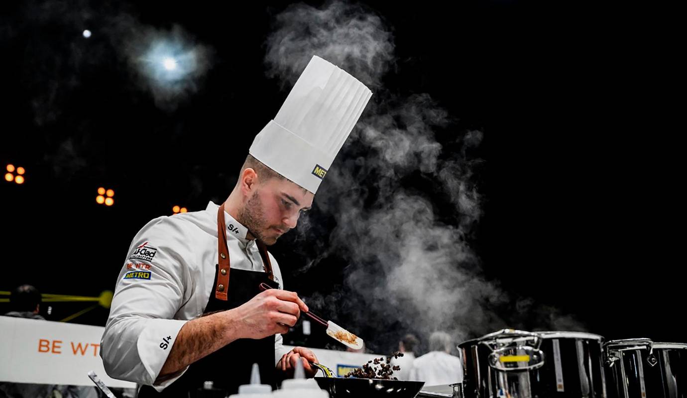 Cada edición se convierte en un escaparate en el que nuevos enfoques y sabores toman protagonismo, guiados por las ideas frescas de jóvenes chefs. Foto: AFP