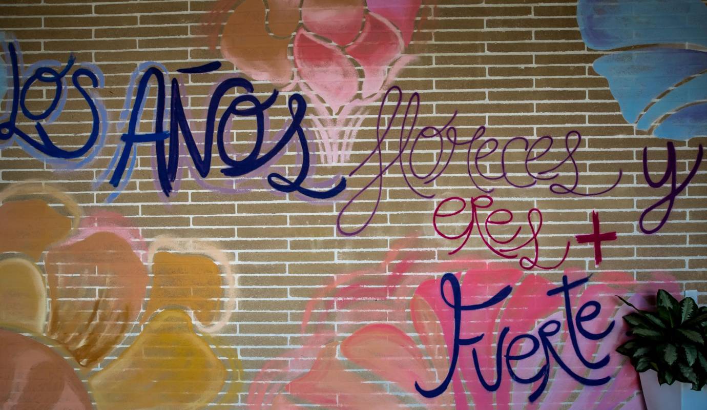 La casa del adulto mayor también fue intervenida y hoy sus visitantes disfrutan del colorido de las paredes. Foto: Jaime Pérez 