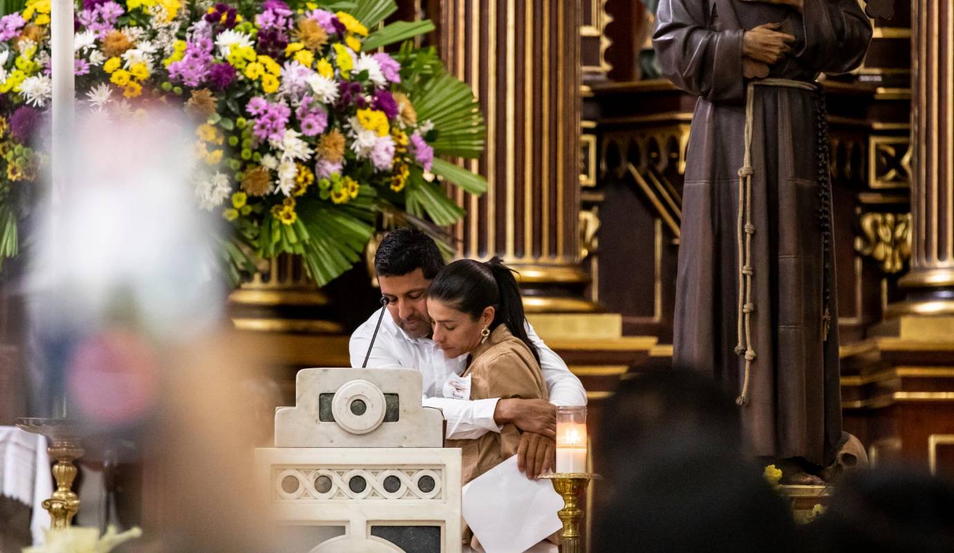 Los padres del niño le pidieron al alcalde de Envigado Braulio Espinosa que rebautice el hogar infantil donde ocurrió la tragedia con el nombre de su hijo, una pequeña forma para homenajear a su hijo y al menos, el lugar en el que su hijo fue tan feliz y donde perdió la vida de manera tan trágica, llevaría por siempre el nombre del pequeño. FOTO: Jaime Pérez