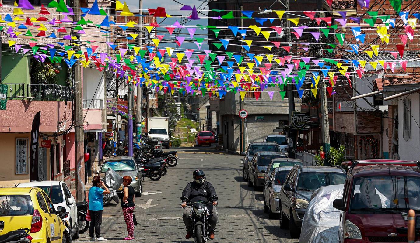 Con el paso del tiempo, esta tradición fue perdiendo fuerza, desplazada por las nuevas tendencias decorativas y el ritmo acelerado de la vida moderna. Foto Manuel Saldarriaga Quintero