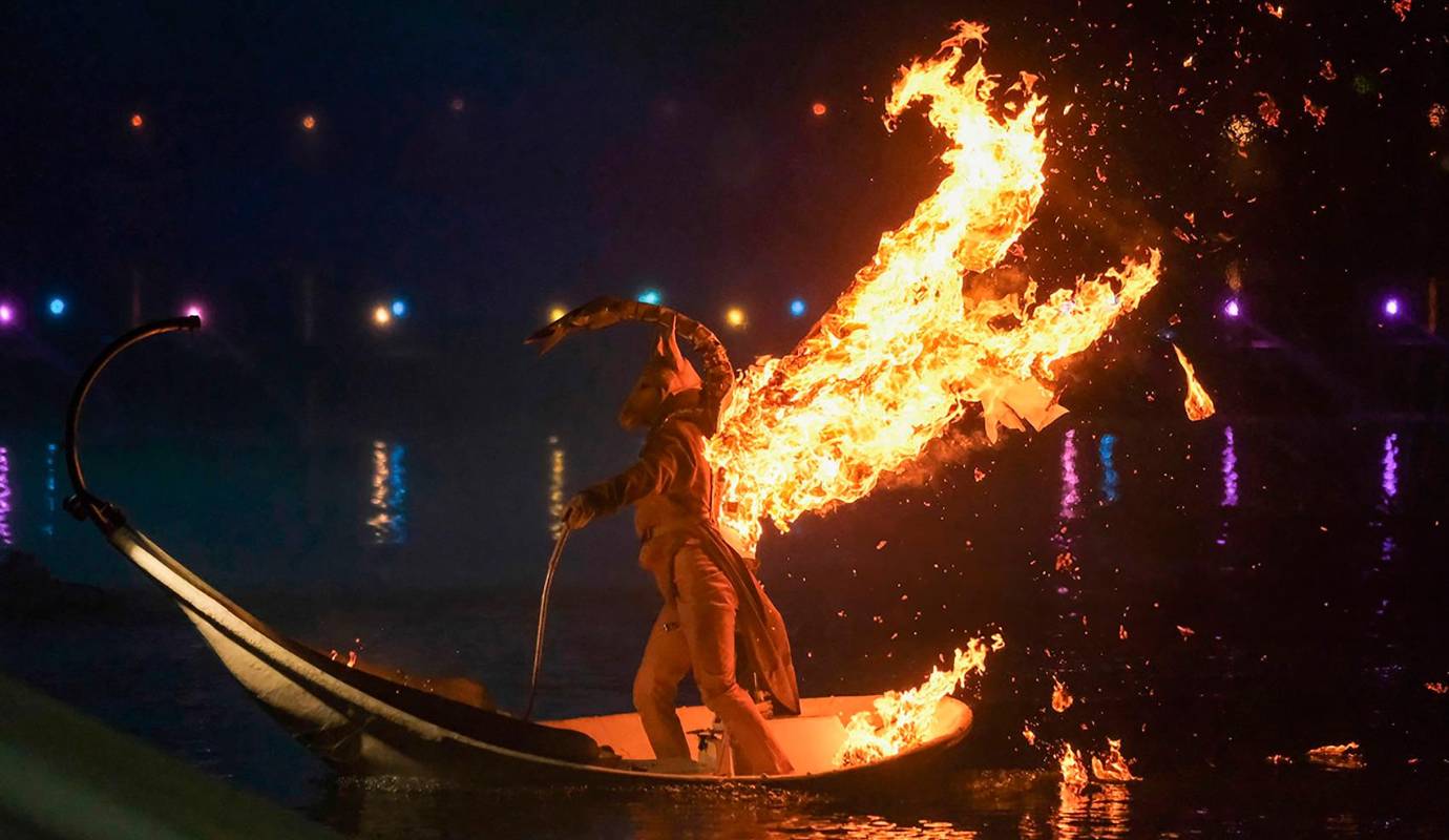 El Carnaval de Venecia ofrece una amplia variedad de eventos para todos los gustos. Desde los tradicionales desfiles de máscaras y trajes de época hasta conciertos de música clásica y espectáculos de teatro callejero, hay algo para cada persona. Foto: AFP