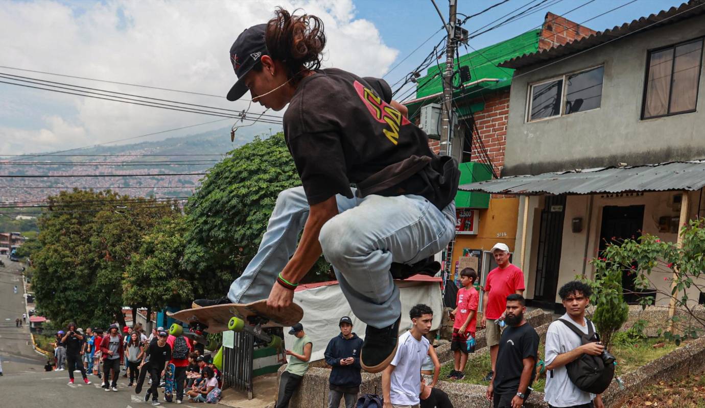Se realizaron competencias de: trucos básicos, el truco más brutal de cajón, el vuelo más largo de rampa, vuelo en la tienda/ollie largo/manual largo y la carrera de la muerte en modalidad individual y en parejas. Foto: Manuel Saldarriaga Quintero.