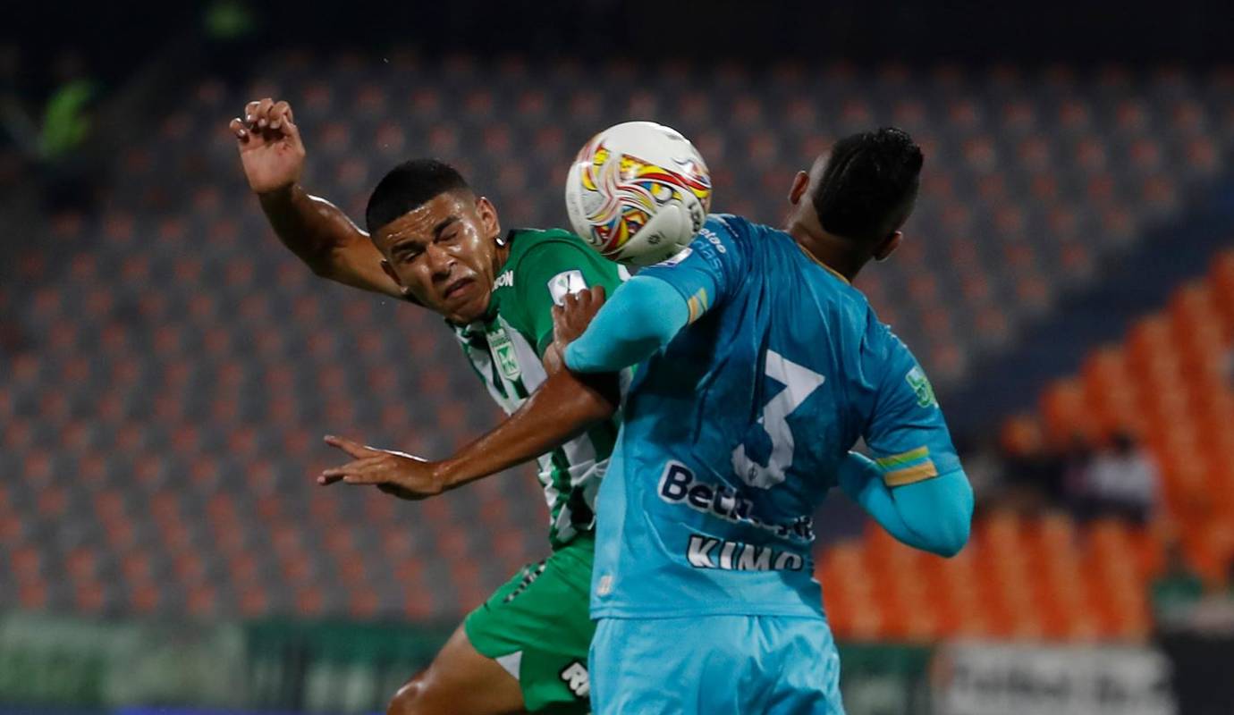 Emilio Aristizabal fue uno de los jugadores más destacados del partido y de sus pies nació el primer gol del equipo verde. Foto: Jaime Pérez