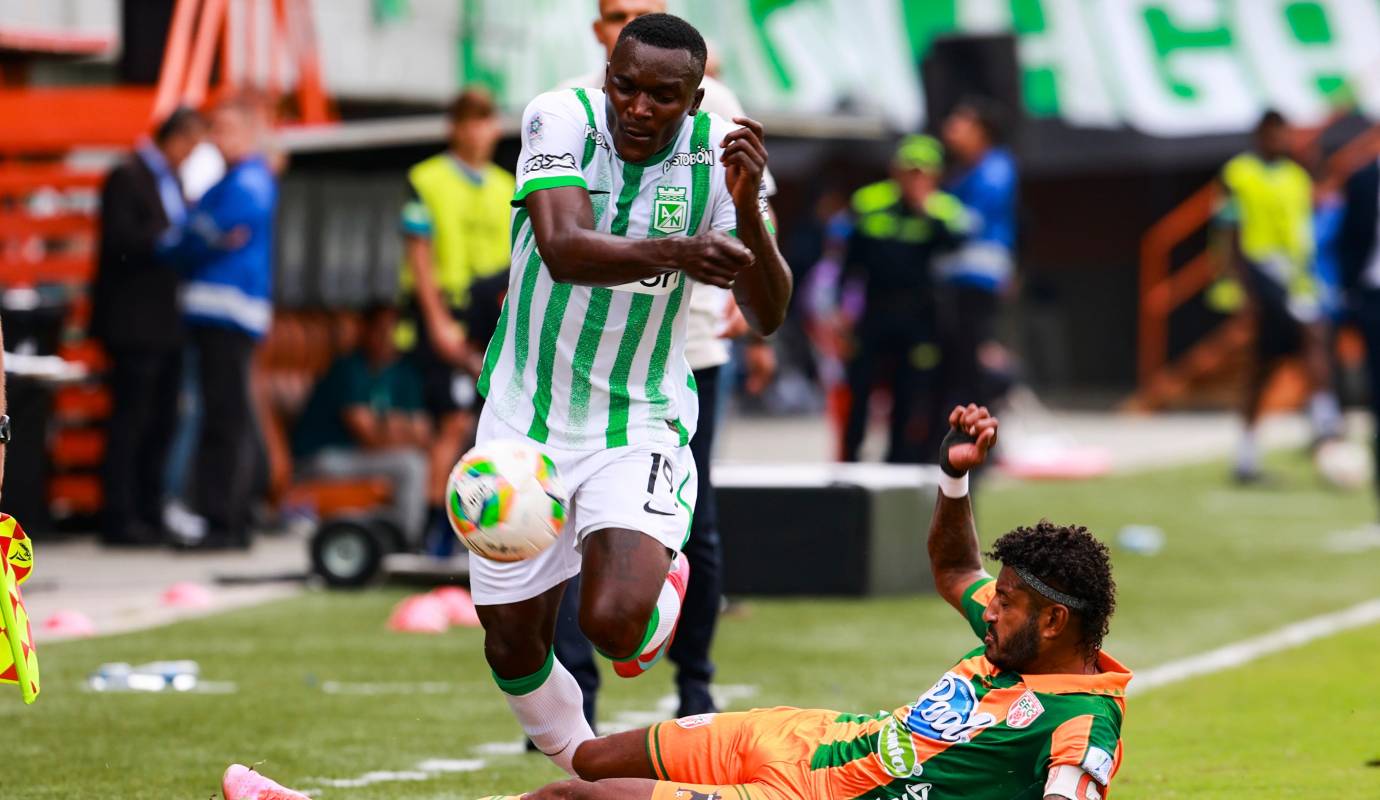 Los naranjas celebraron la paridad, a pesar de que llevan 11 duelos sin ganarle a este rival. Nacional se fue con un sabor agridulce. Foto: Manuel Saldarriaga Quintero.