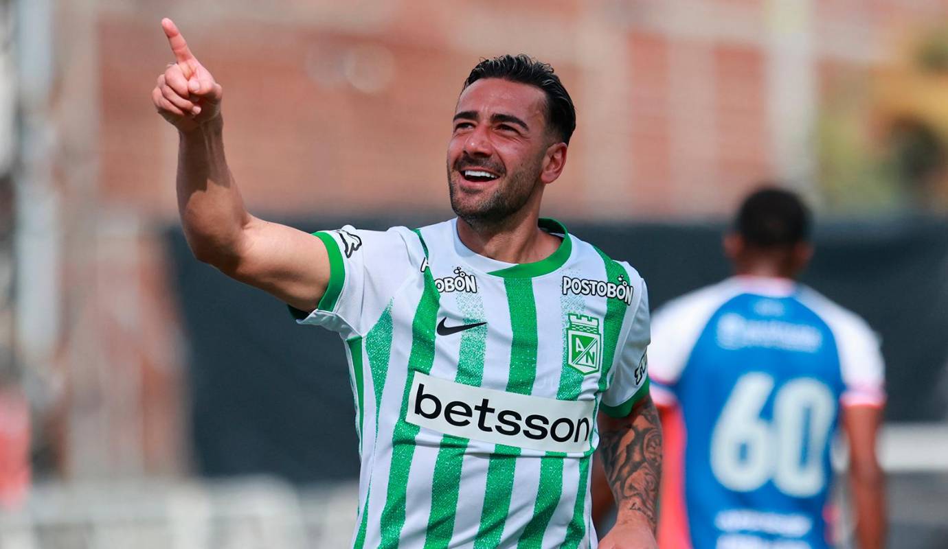 Javier Gandolfi sorprendió de entrada con un once inicial que incluyó varias novedades, entre ellas los refuerzos que llegaron para este semestre. César Haydar, Juan Bauzá, Marlos Moreno y Facundo Batista fueron titulares, y sería precisamente el delantero uruguayo quien abriría el marcador y, de paso, se estrenaría como goleador con la camiseta verde. Foto: Manuel Saldarriaga Quintero