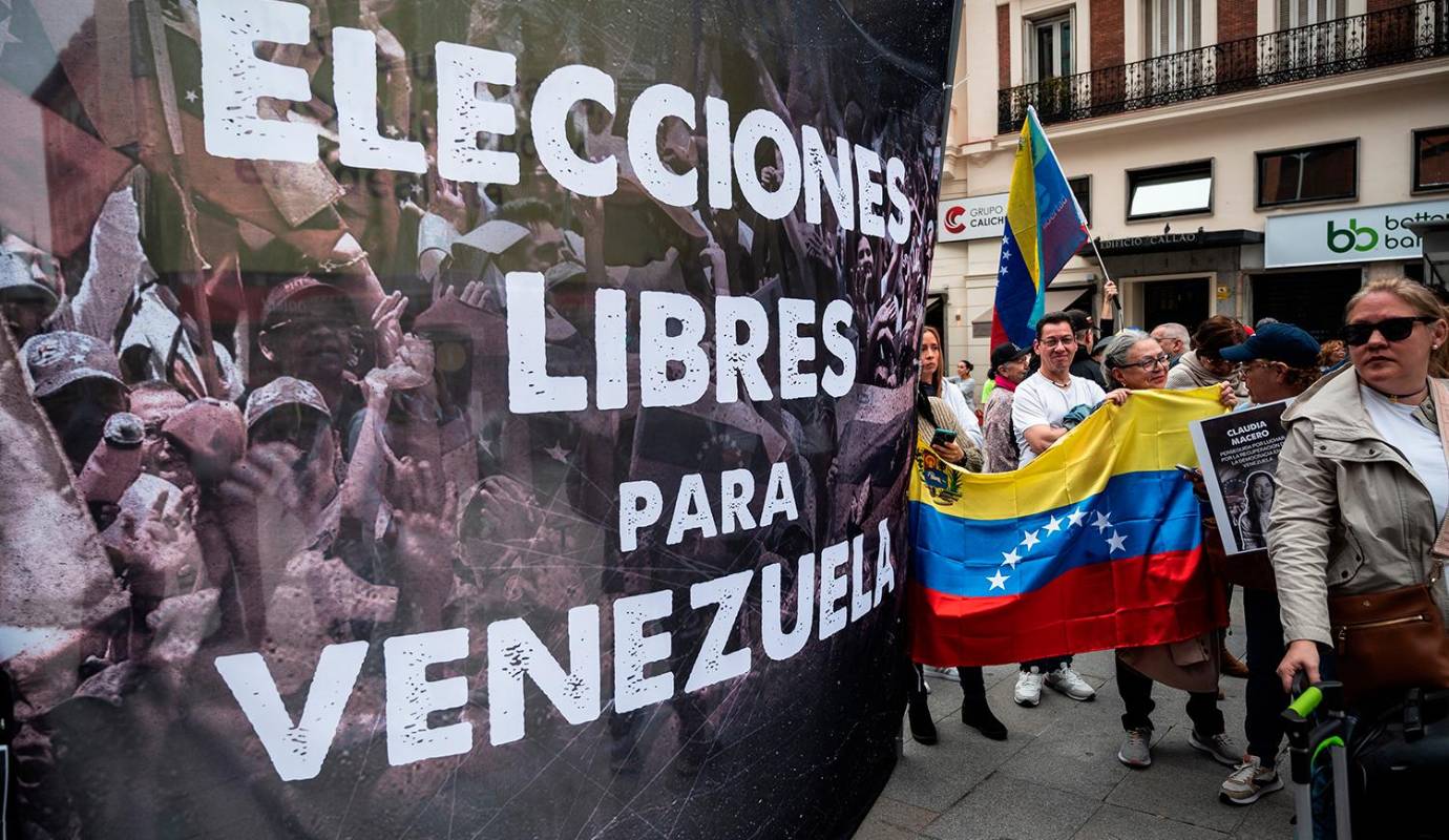 Luego de que el Consejo Nacional Electoral de Venezuela (CNE) informara el tercer triunfo de su actual presidente, Nicolás Maduro, la tensión política y social en el país cuestiona el futuro del territorio, tanto en términos geopolíticos como humanitarios. Foto: GETTY