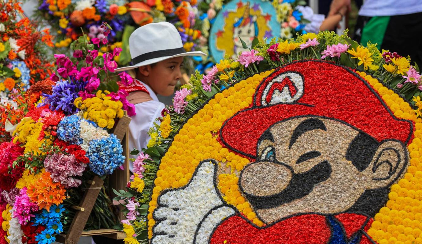 Como un gran evento de pre feria se desarrolló el tradicional Desfile de Silleteritos en las calles de Santa Elena. Foto: Manuel Saldarriaga Quintero.