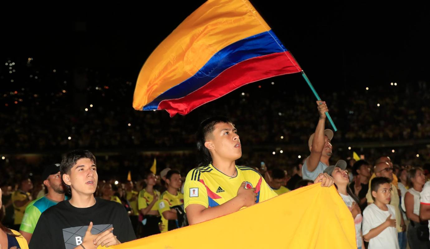 Gran presencia de hinchas, quienes han acompañado masivamente al equipo en cada compromiso.(Estadio atanasio Girardot, Medellín). Foto: Jaime Pérez