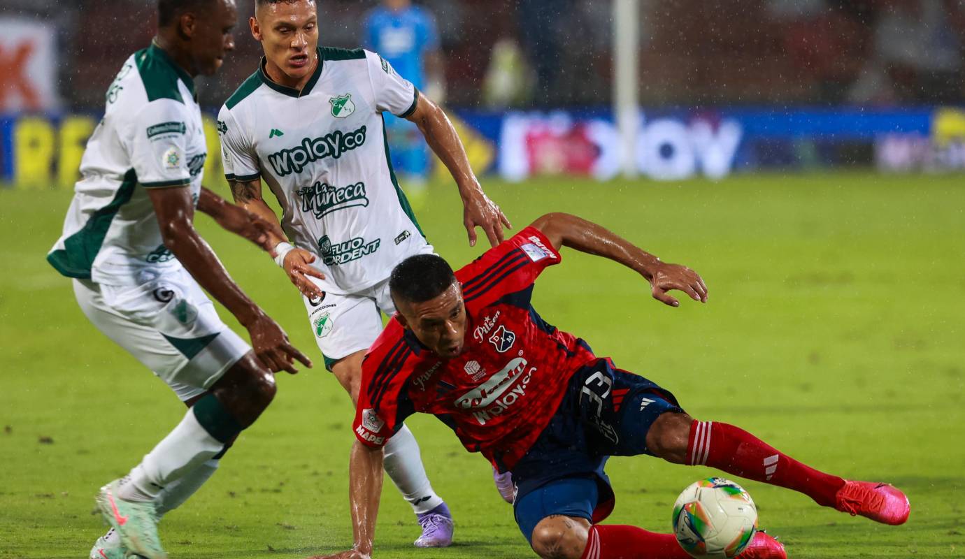 Luis Sandoval, Brayan León Muñiz y Mender García no lograron concretar las jugadas de peligro, dejando en evidencia las falencias del equipo en la definición. Foto: Manuel Saldarriaga Quintero.