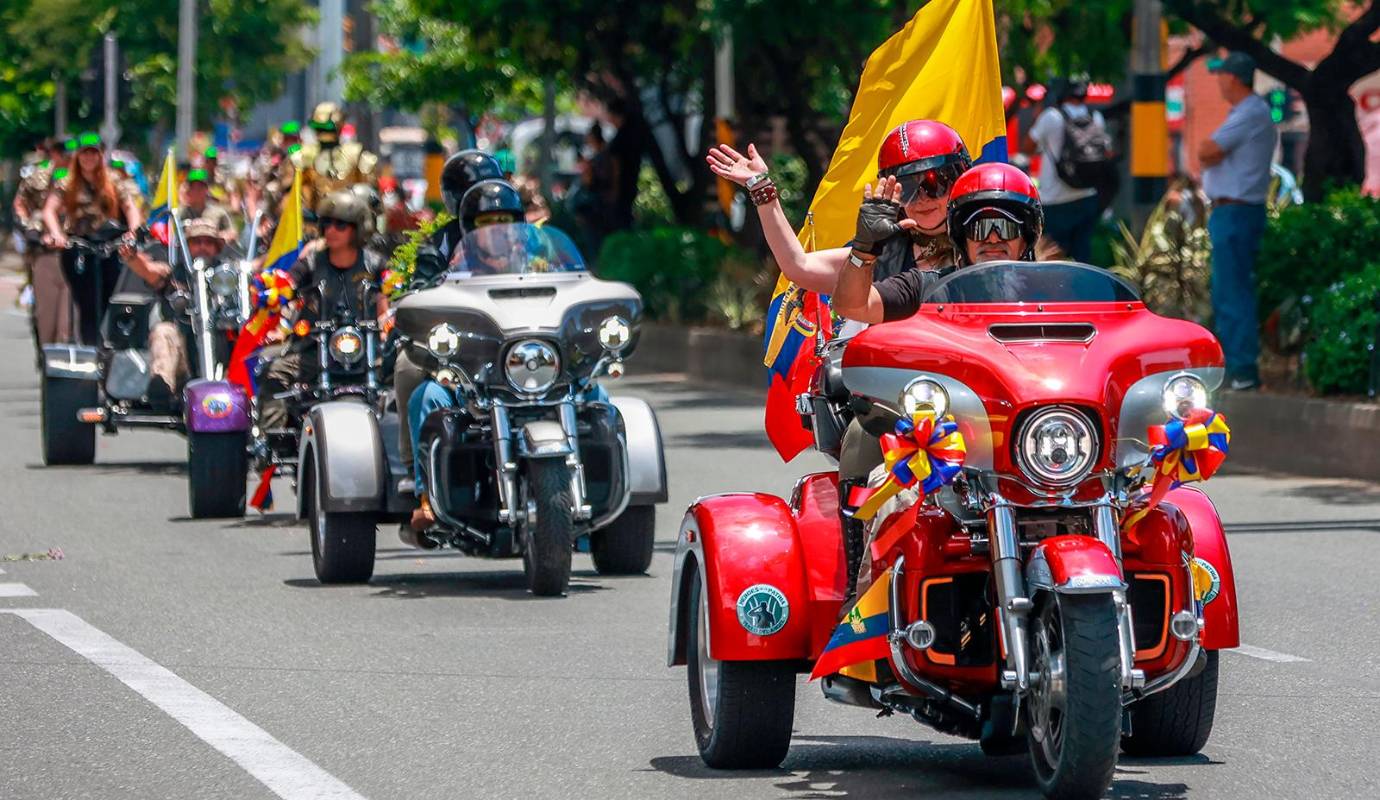 Este evento, que ya se ha consolidado como una tradición dentro de la feria, rindió homenaje a los hombres y mujeres de las Fuerzas Militares de Colombia y de la Policía Nacional, exaltando su compromiso, valentía y servicio a la nación. Foto: Manuel Saldarriaga Quintero