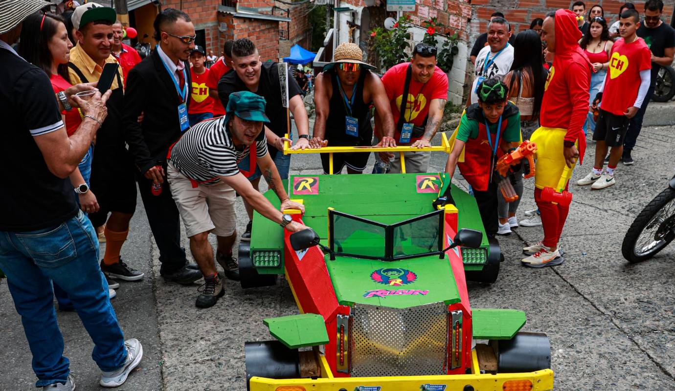 El evento, que se ha convertido en un referente en el municipio del sur del Valle de Aburrá, volvió a transformar el paisaje en una pista llena de diversión y competitividad. Foto: Manuel Saldarriaga Quintero.