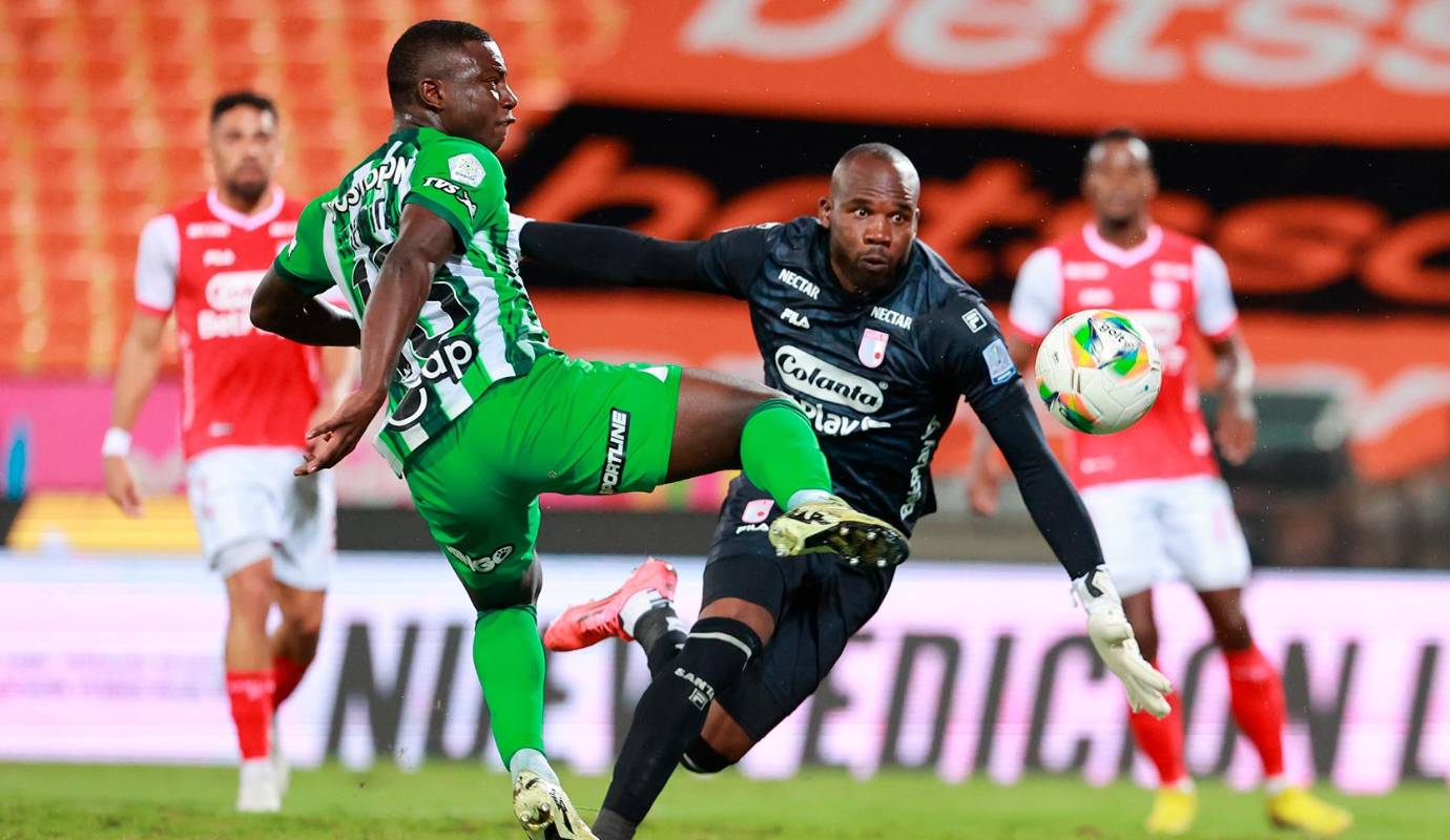 La ausencia de su hinchada en las gradas, el conjunto verdolaga sintió la falta de ese “jugador número 12”, que tanto aporta en el Atanasio Girardot. Foto: Manuel Saldarriaga Quintero