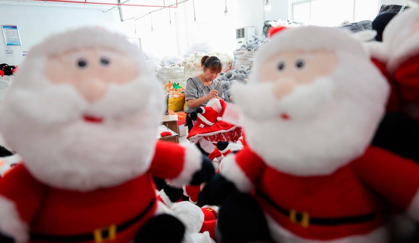 China, exporta al año unos 1.600 millones de productos de Navidad. La mitad llegan a Estados Unidos. Foto: GETTY