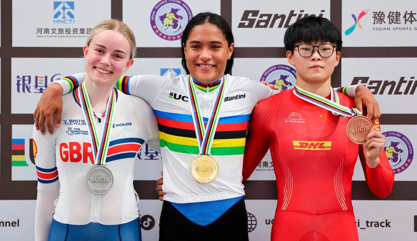 Stefany Lorena Cuadrado celebra su tercer oro en China. Foto: Cortesía 