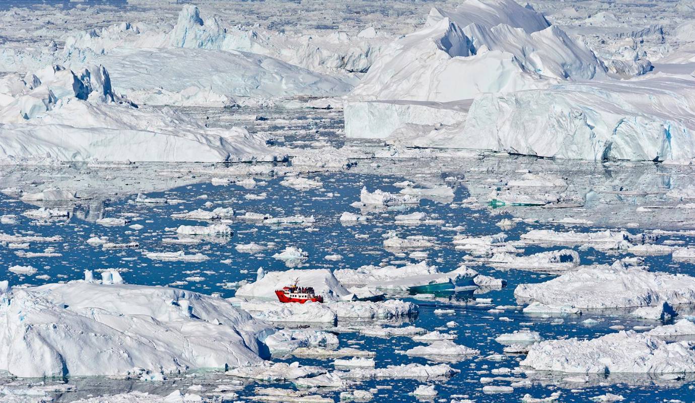 Más del 80 % de su superficie está cubierta por una gigantesca capa de hielo, lo que la convierte en uno de los territorios más fríos e inhóspitos del mundo. Foto: Depositphotos