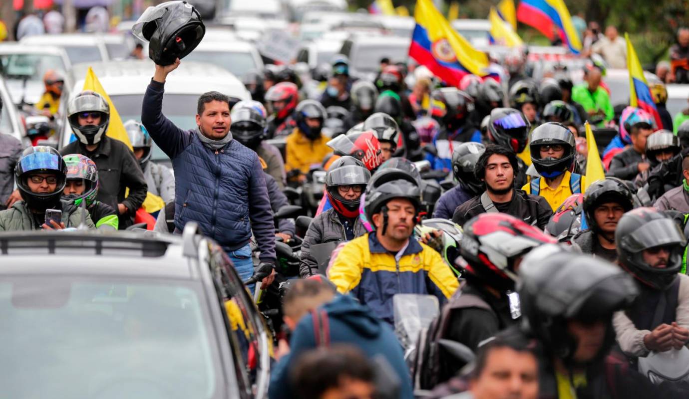 en Bogotá, se registran bloqueos en un carril de la Carrera 7 con calle 172 y en un tramo de la Diagonal 91A Sur con carrera 2D, generando afectaciones viales. Foto: Colprensa