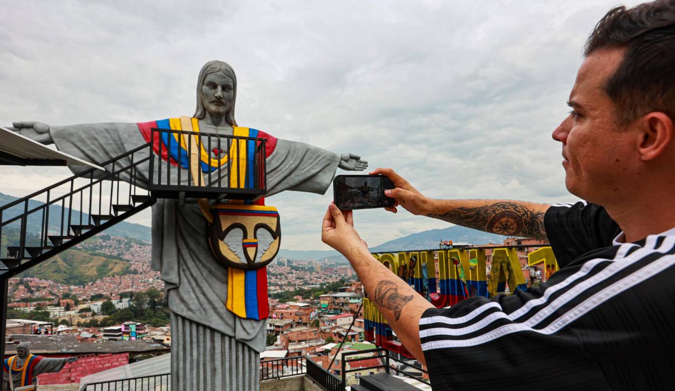Este proyecto demuestra que la tecnología puede ser una herramienta para crear obras de arte accesibles y significativas para todos comenta Jamerson Restrepo (El visionario detrás de esta idea). Foto: Manuel Saldarriga Quintero.